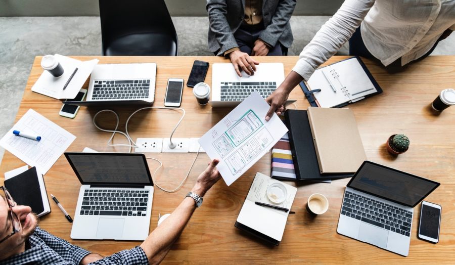 What-is-it-like-working-in-IT-e1651761435165